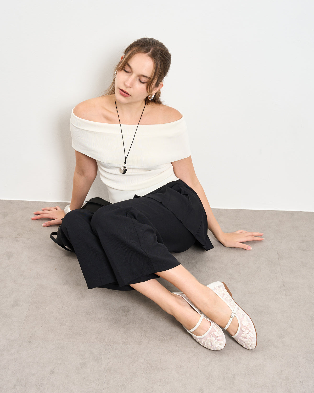 #color_ivory